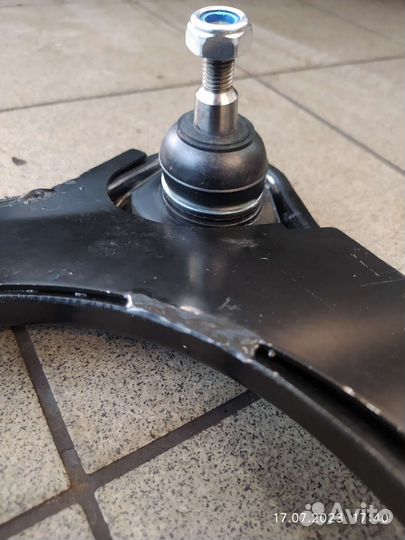 Передний верхний рычаг mitsubishi galant 8