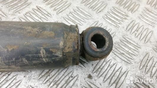 Амортизатор задний nissan navara D40 (80T01MF02)