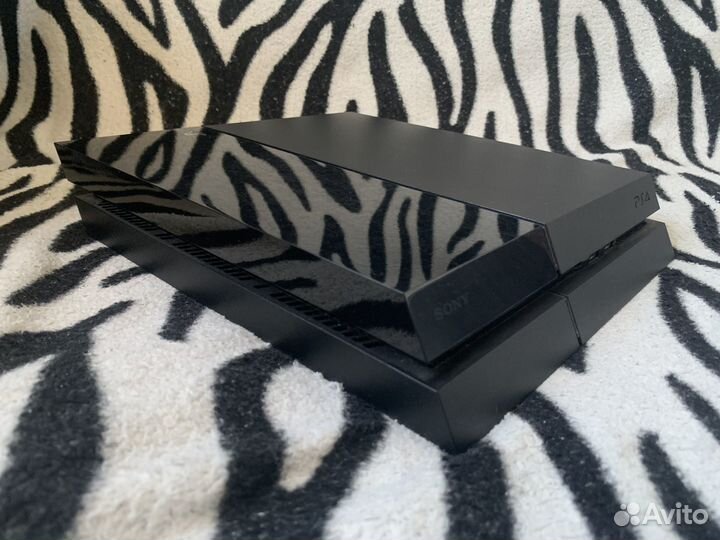 Sony Playstation 4 500gb игры + 2 джойстика