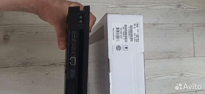 Игровая приставка ps4 slim 500