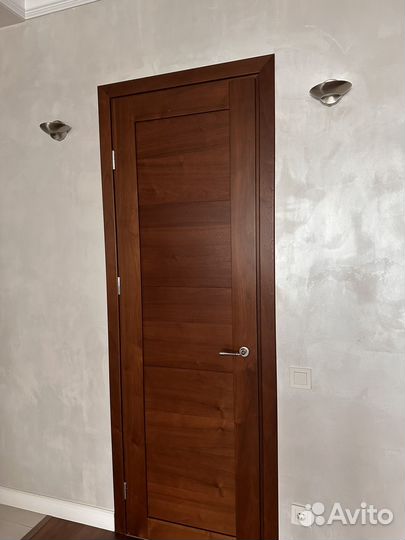 Двери межкомнатные из массива сосны, шпон орех