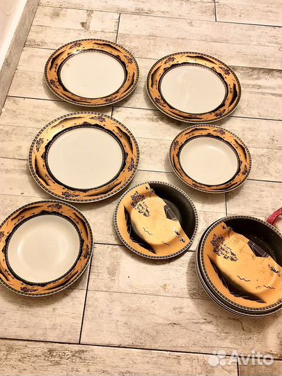 Сервиз столовый тарелки блюда