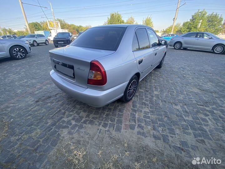 Hyundai Accent, 2004