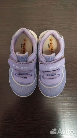 Кроссовки для девочки