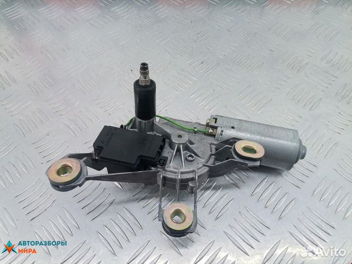 Моторчик заднего стеклоочистителя (дворника)