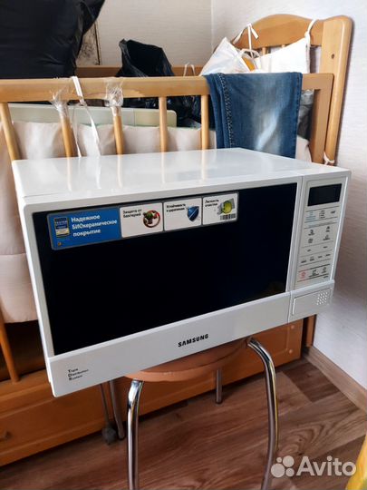 Микроволновка буSamsung ME731KR