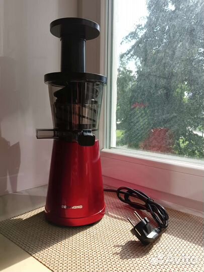 Соковыжималка шнековая Redmond RJ-980S