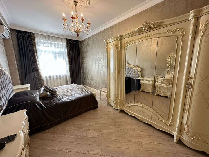 3-к. квартира, 104 м², 11/13 эт.