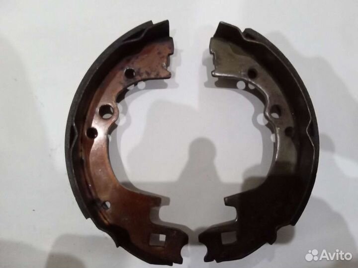 Тормозные колодки задние для грузовичка