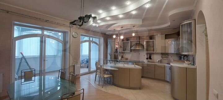 2-к. квартира, 83 м², 4/9 эт.