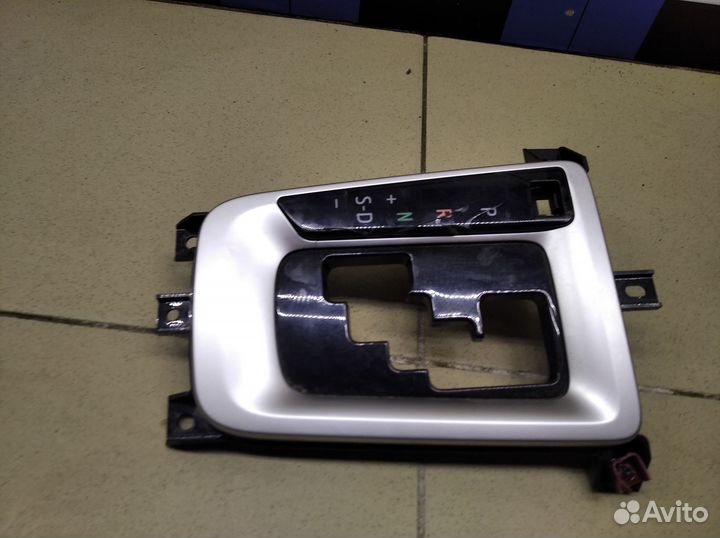 Накладка (кузов внутри) Fortuner 2015