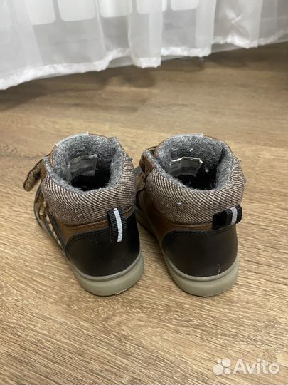 Ботинки демисезонные для мальчика 22