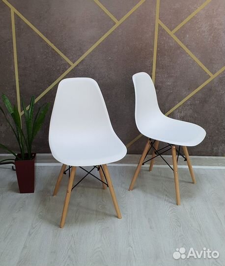 Стул кухонный Eames в наличии