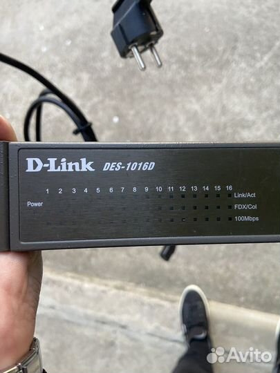 Неупровляемый коммутатор D -Link, DES-1016D