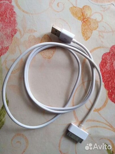 Кабель на iPhone 4