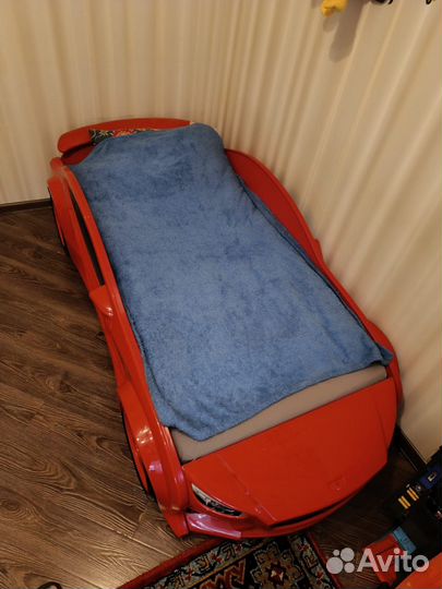 Детская кровать машинка