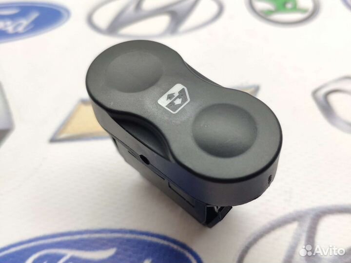 Кнопка стеклоподъёмника Logan/Largus/Sandero