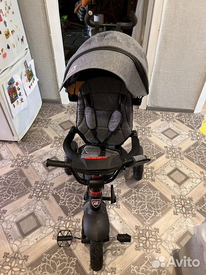 Детский велосипед с ручкой новый