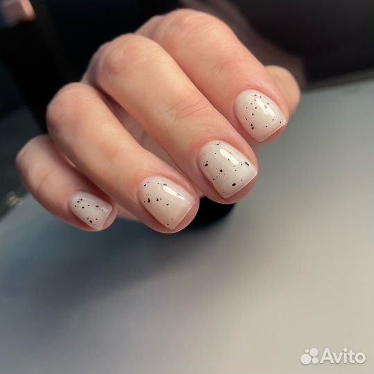 Мастер маникюра, мастер бровист