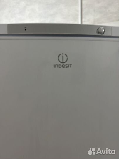 Холодильник indesit