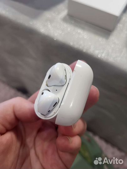 Беспроводные наушники apple airpods