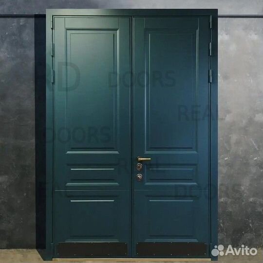 Двустворчатая металлическая дверь с терморазрывом