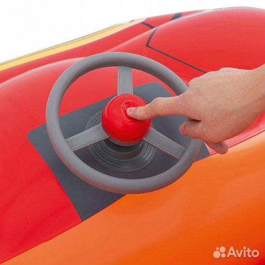 Круг надувной с ножками машинка