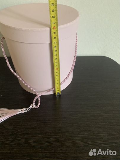 Картонные коробки подарочные