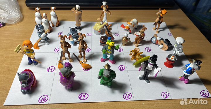 Игрушки из киндера и вкладыши