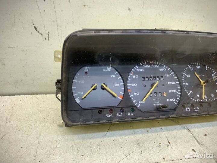 Комбинация приборов Volkswagen Passat B3 1988-1993