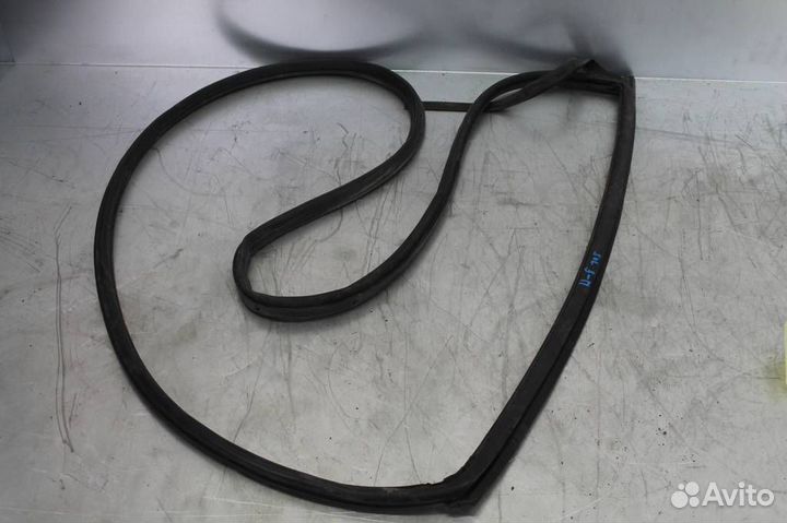 Уплотнитель двери задней правой Hyundai-KIA Solar