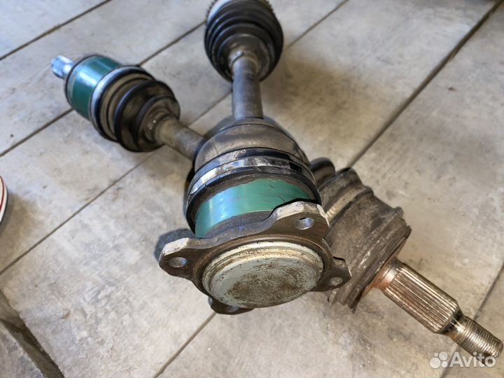 Продам привода на Mitsubishi Pajero