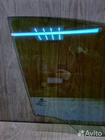 Стекло двери переднее правое Kia Ceed ED