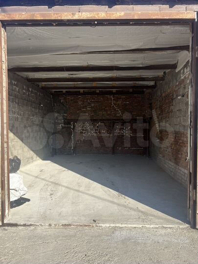 Гараж, > 30 м²