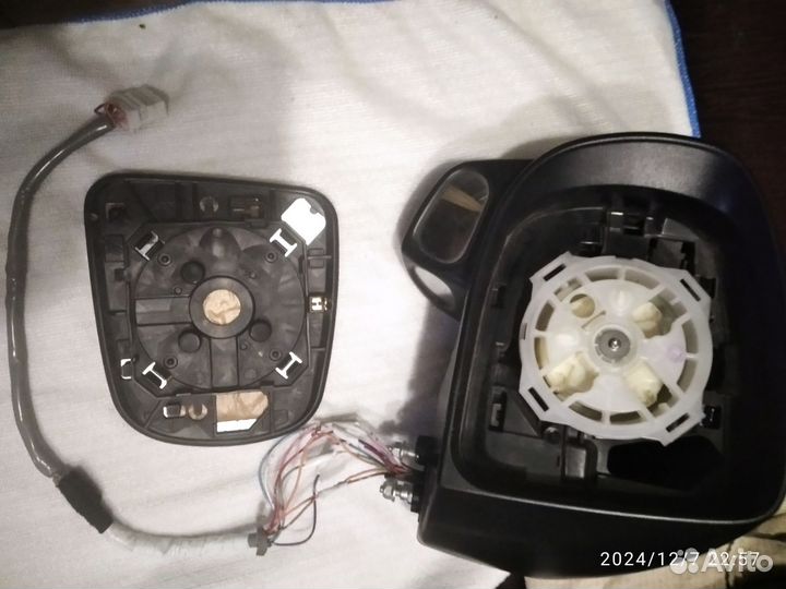 Зеркало левое