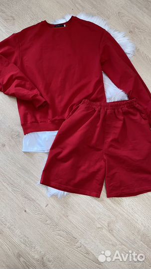 Костюм женский красный с шортами