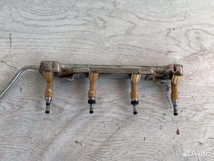 Toyota Avensis 3 T270 Топливные ворсунки