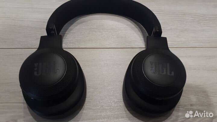 Беспроводные наушники jbl e55bt