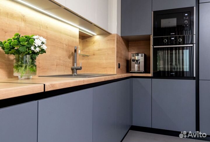 Кухонный гарнитур угловой в потолок