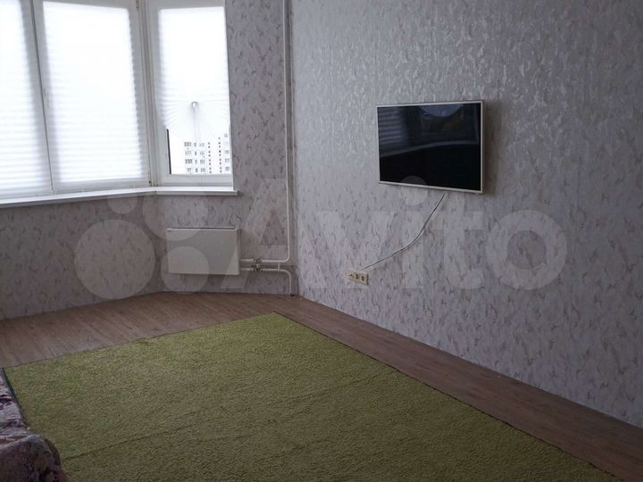 2-к. квартира, 40 м², 13/17 эт.