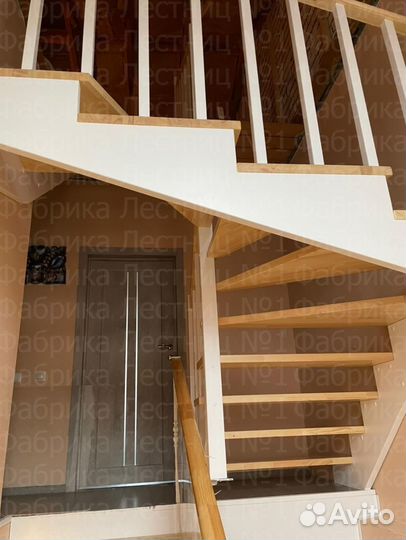 Лестница на металлическом каркасе