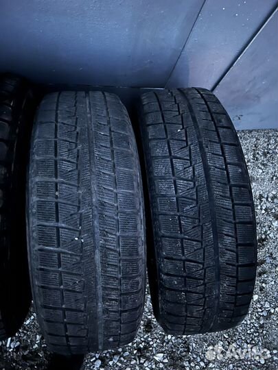 Bridgestone Blizzak Revo GZ 215/65 R16