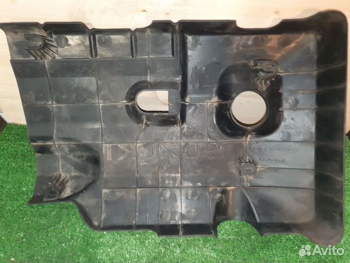 Декоративная крышка двигателя Suzuki Grand Vitara