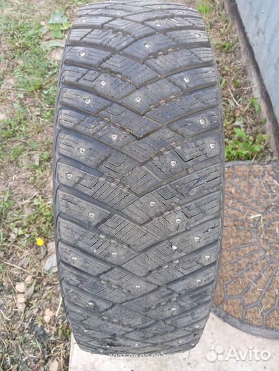 Goodyear UltraGrip Ice Arctic SUV 215/60 R17 100T