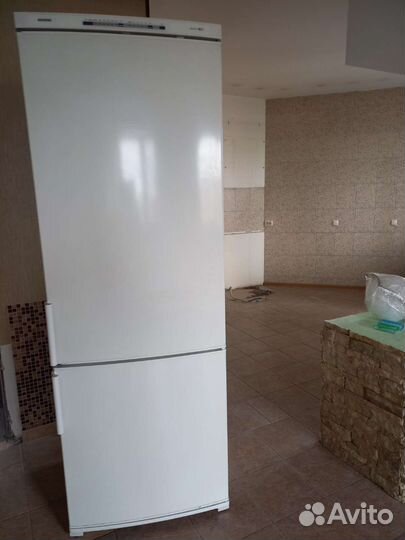 Холодильник Siemens