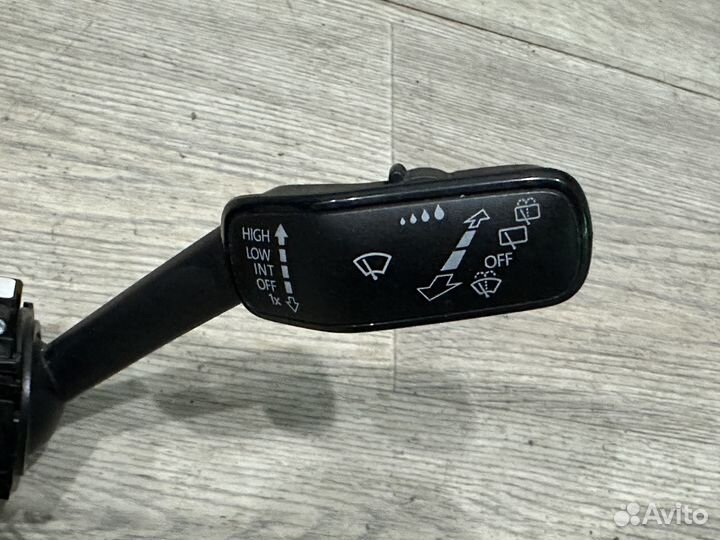 Переключатель подрулевой в сборе Skoda Octavia A7