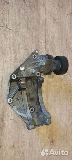 Кронштейн генератора ford kuga 1 2008-2012