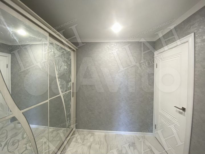 Квартира-студия, 42 м², 1/4 эт.