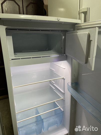 Холодильник бу Бирюса, высота-120 см