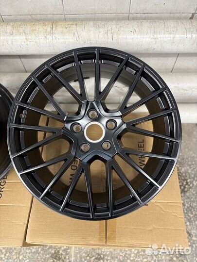 Комплект оригинальных дисков Porsche RS Spyder r21